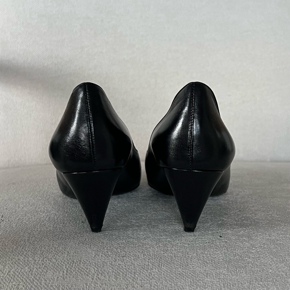 Saint Laurent Anais Bow Pumps in Smooth Leather - Picture 3 of 6